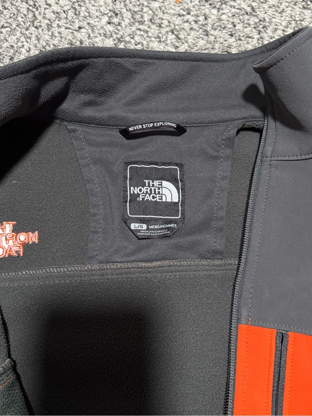 Men’s The North Face jacket - Picture 6 of 11